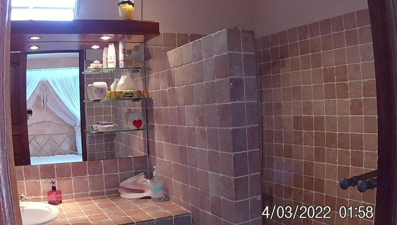 Agreable Chambre D'Hotes, Sdb, Piscine, Carbet Cuisine. Saint-Claude Dış mekan fotoğraf